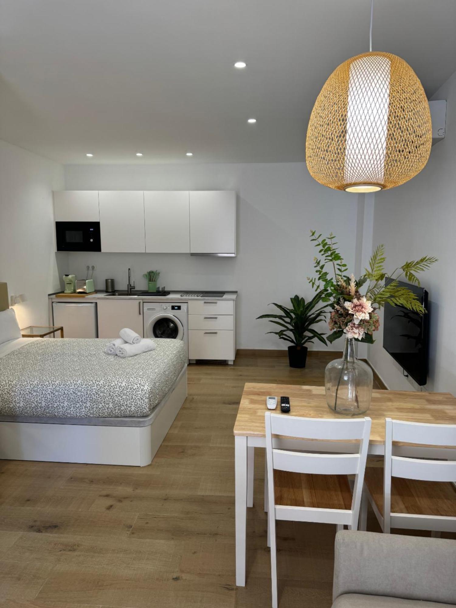 Alderete Suites Малага Экстерьер фото
