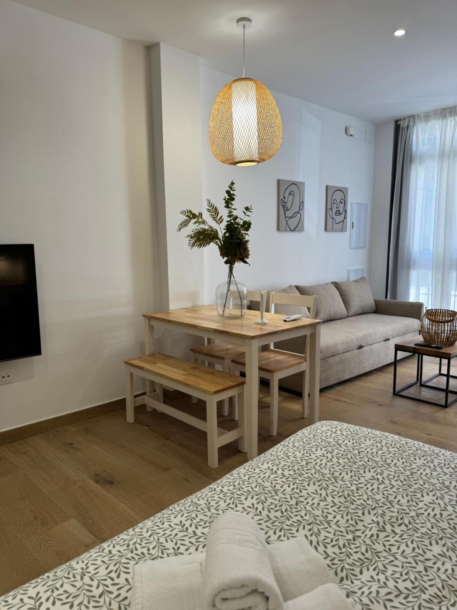 Alderete Suites Малага Экстерьер фото